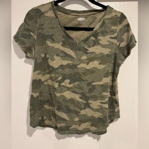 Old navy camo everywhere‎ t-Shirt size small